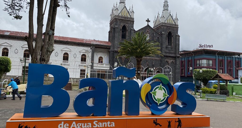 Quito to Baños